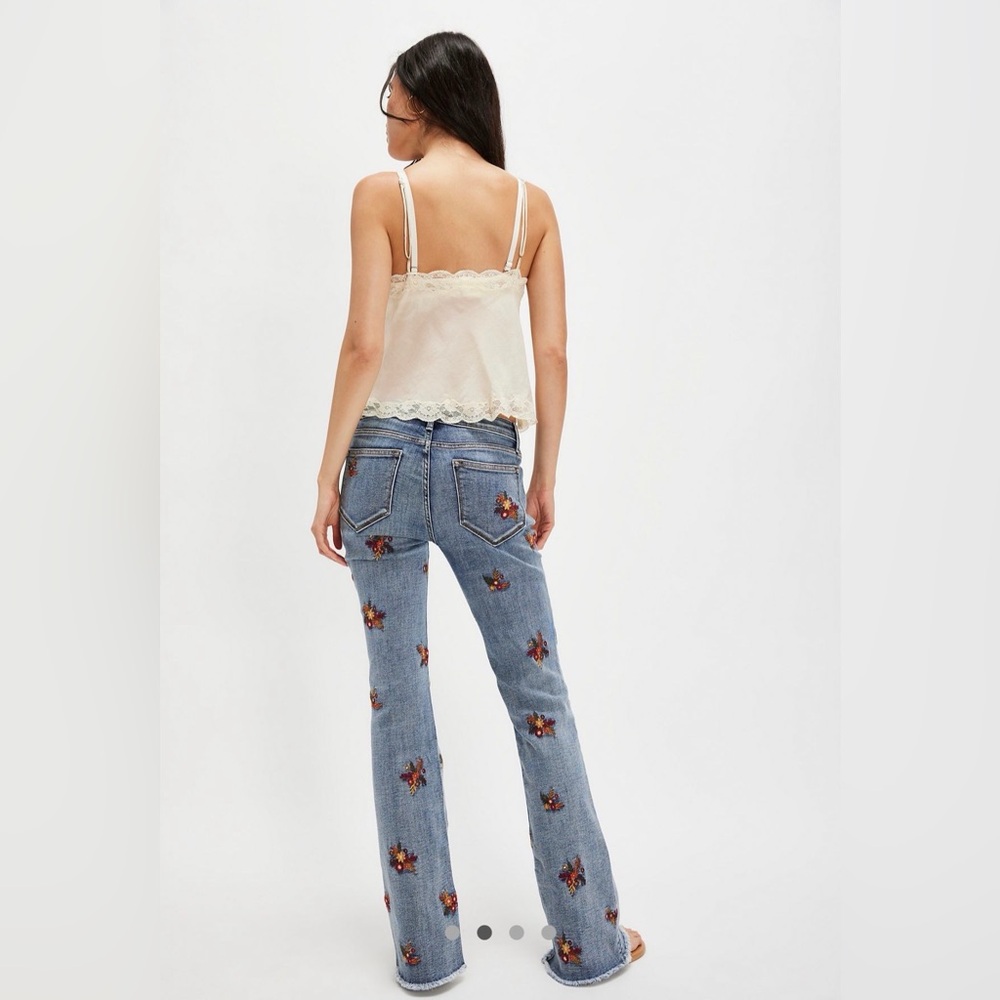 Free People Floral Embroidered Blue Jeans - NWT - Picture 3 of 9